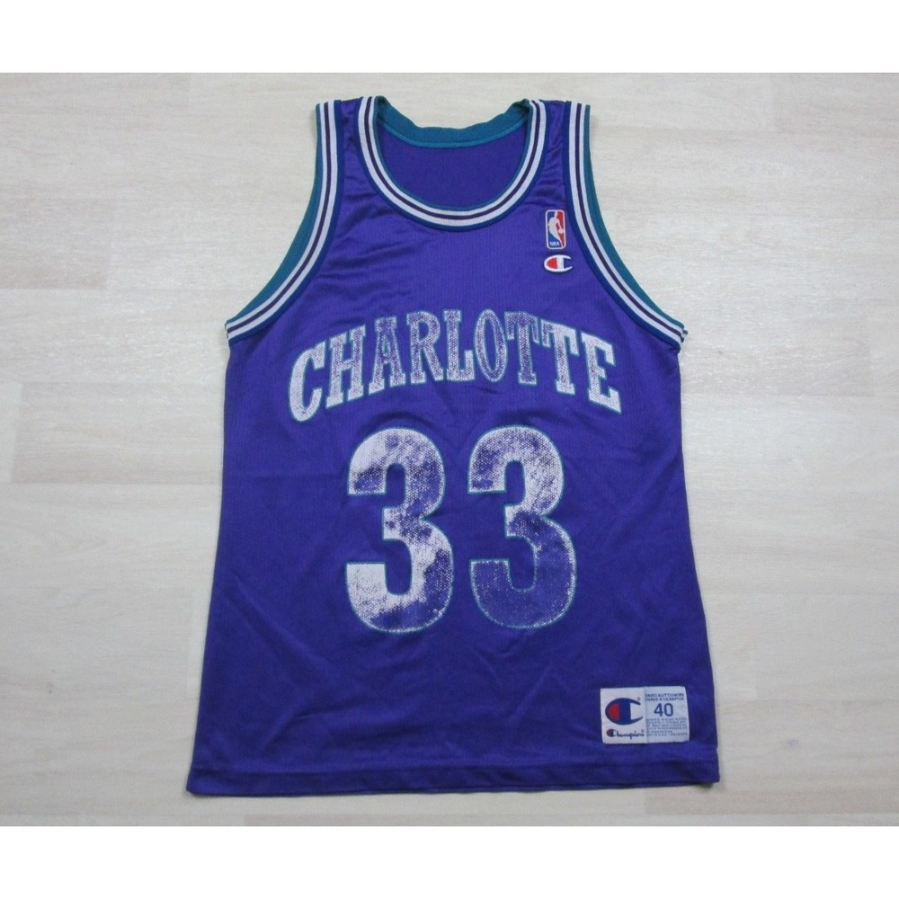 Vintage 90s Champion Charlotte Hornets Alonzo Mourning #33 Jersey (40) NBA USA